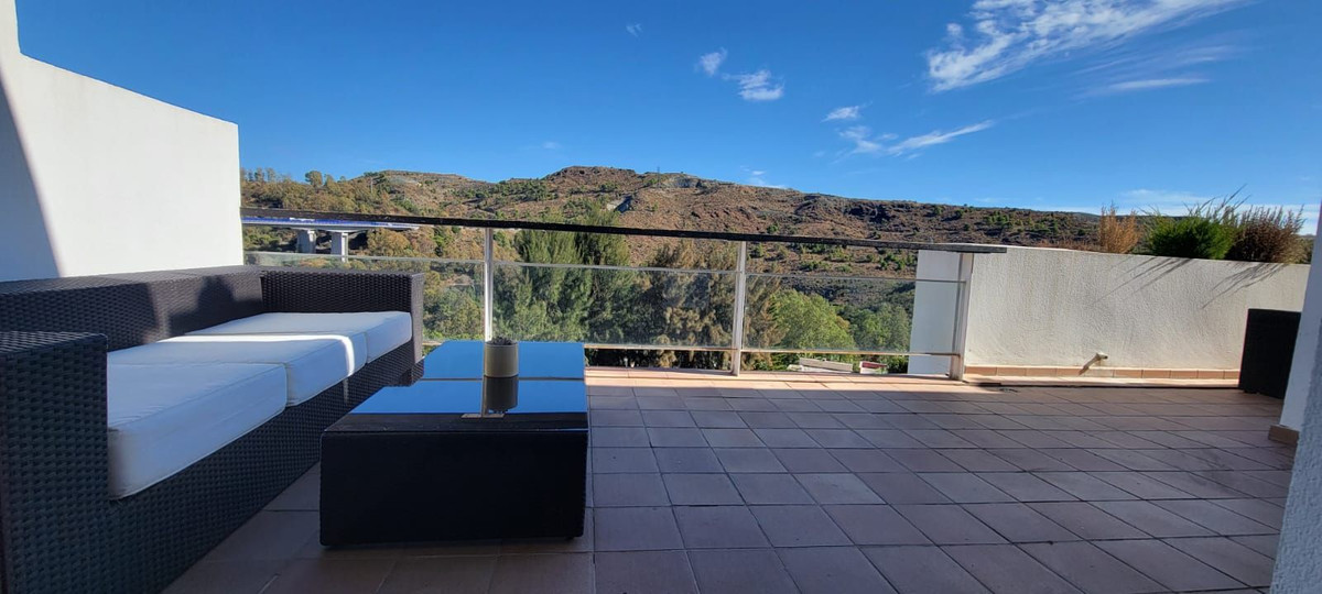 Te koop Middle Floor Apartment Costa Del Sol Estepona € 260.000,-