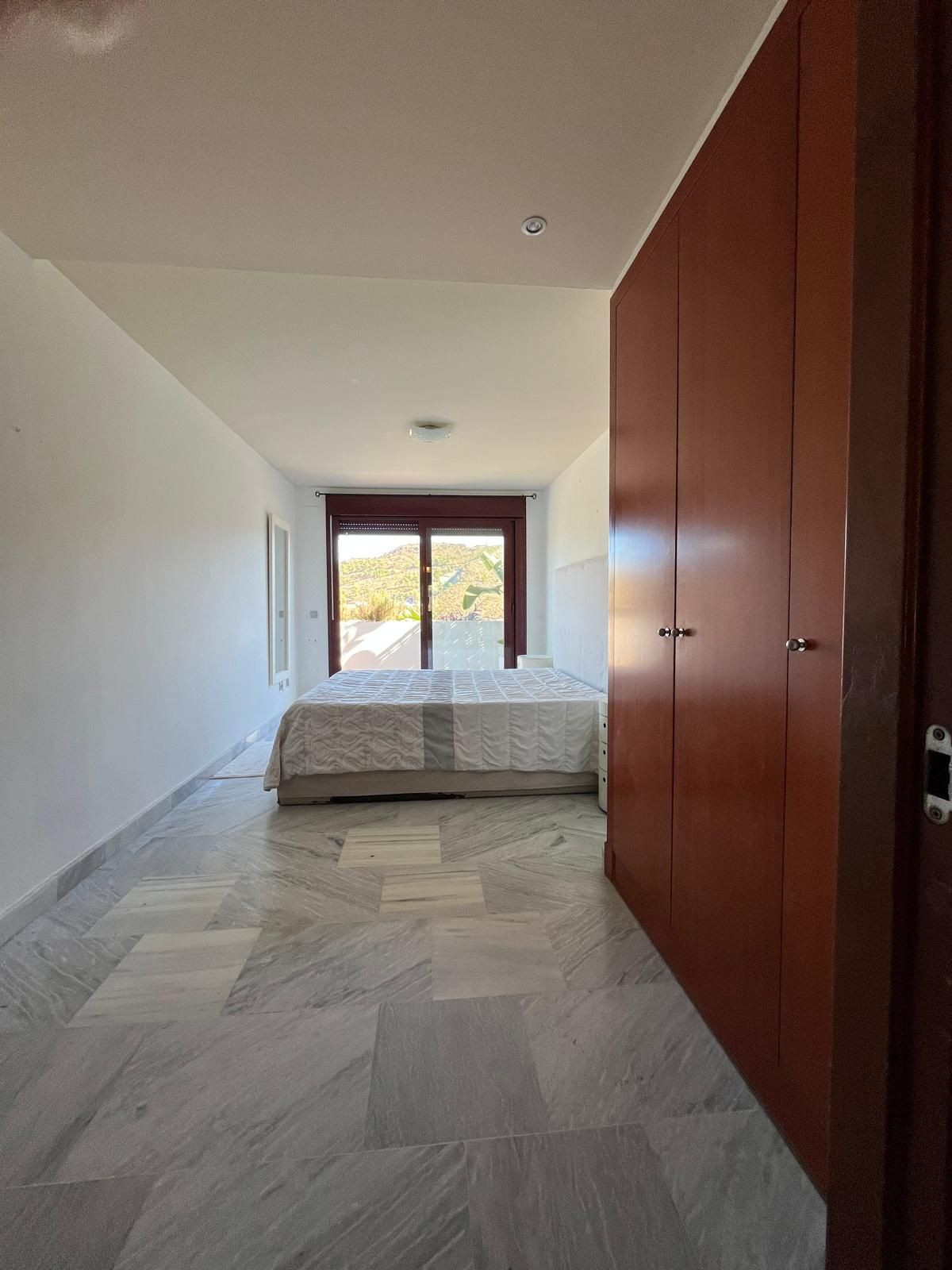 Te koop Middle Floor Apartment Costa Del Sol Estepona € 260.000,-