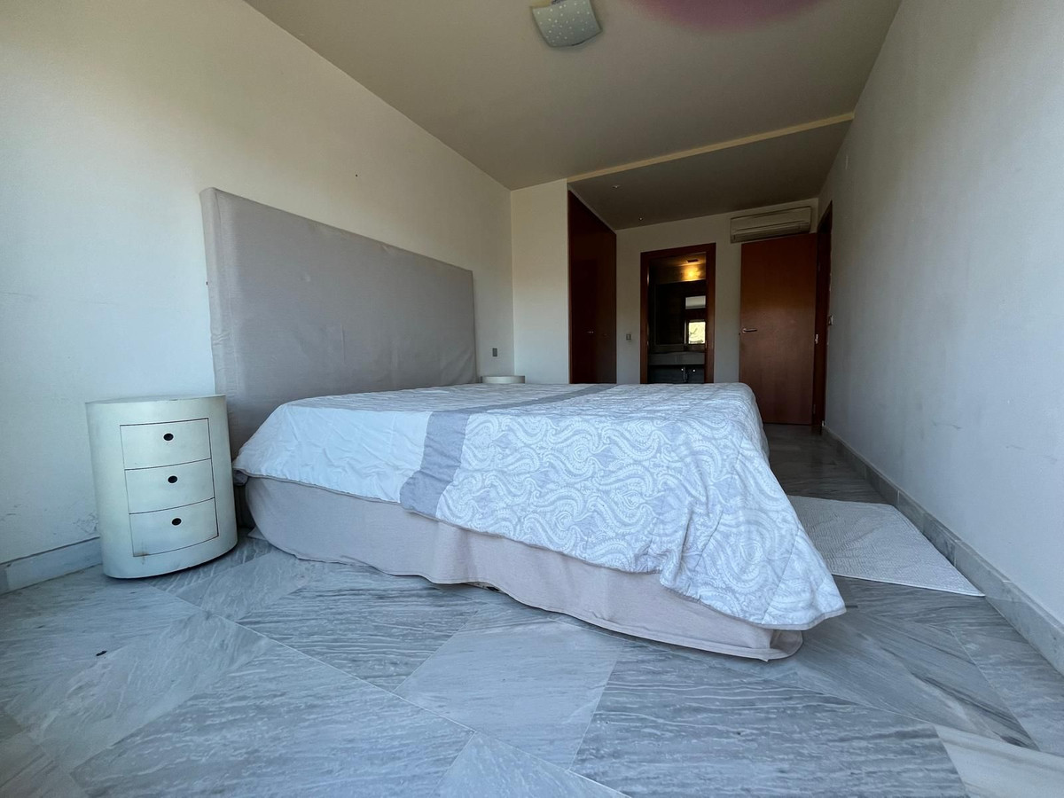 Te koop Middle Floor Apartment Costa Del Sol Estepona € 260.000,-