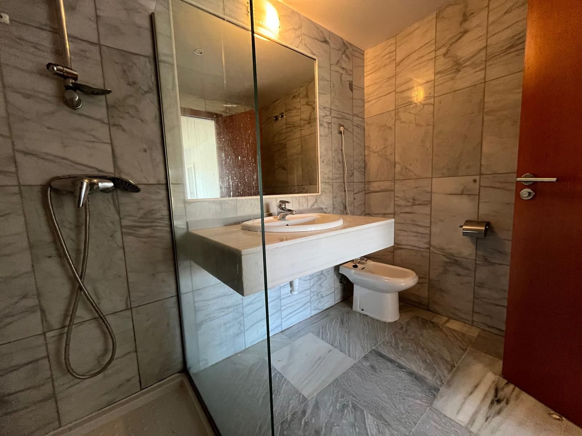 Te koop Middle Floor Apartment Costa Del Sol Estepona € 260.000,-