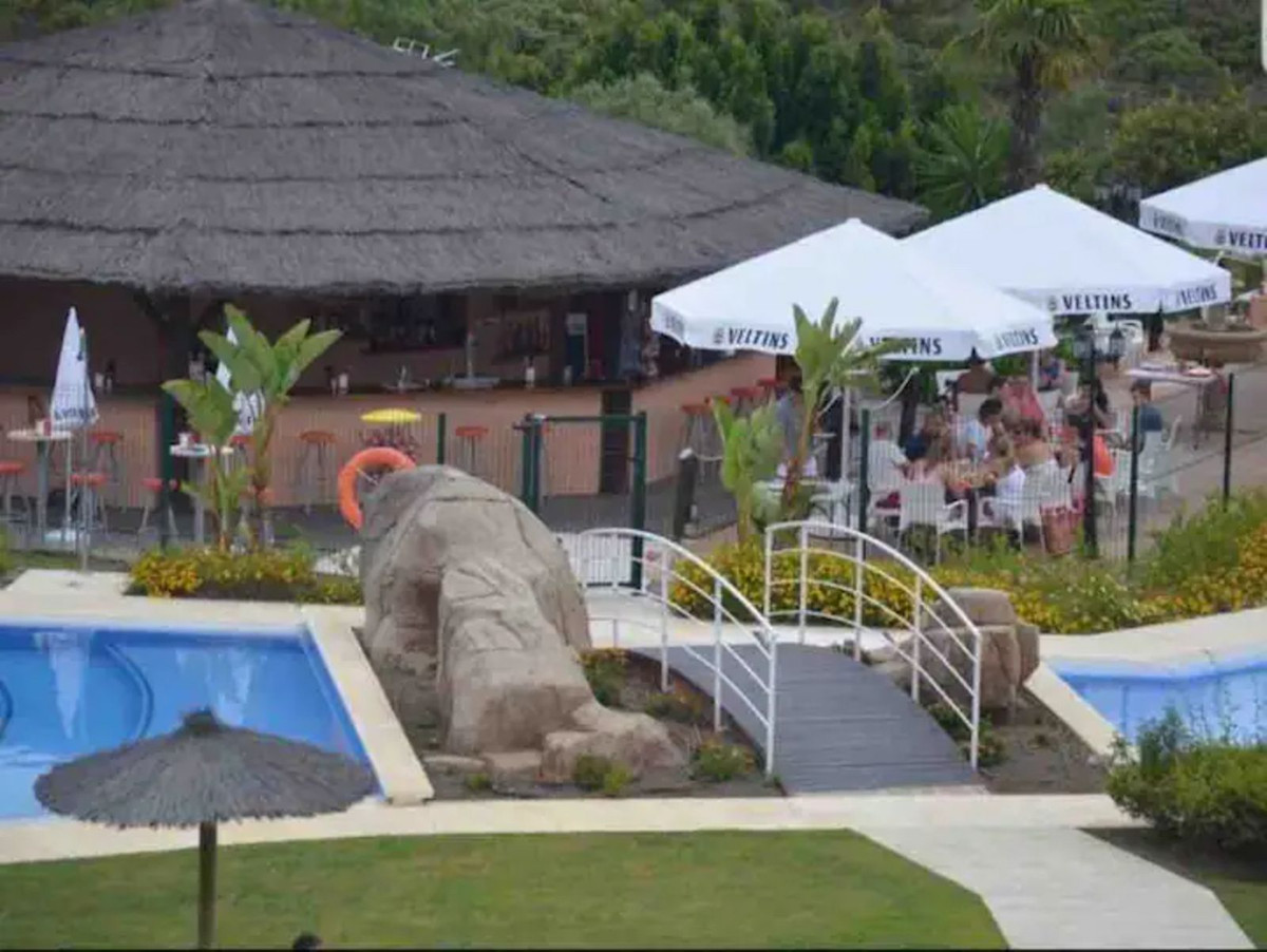 Te koop Middle Floor Apartment Costa Del Sol Estepona € 260.000,-