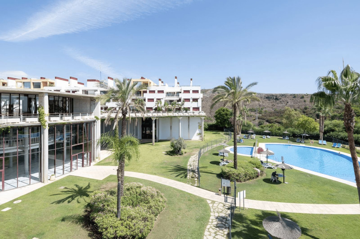 Te koop Middle Floor Apartment Costa Del Sol Estepona € 260.000,-