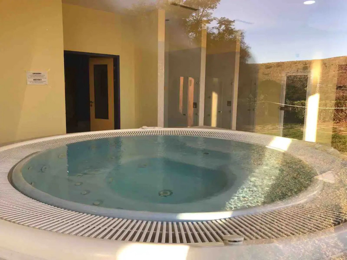 Te koop Middle Floor Apartment Costa Del Sol Estepona € 260.000,-