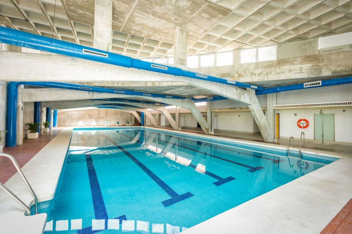 Te koop Middle Floor Apartment Costa Del Sol Estepona € 260.000,-