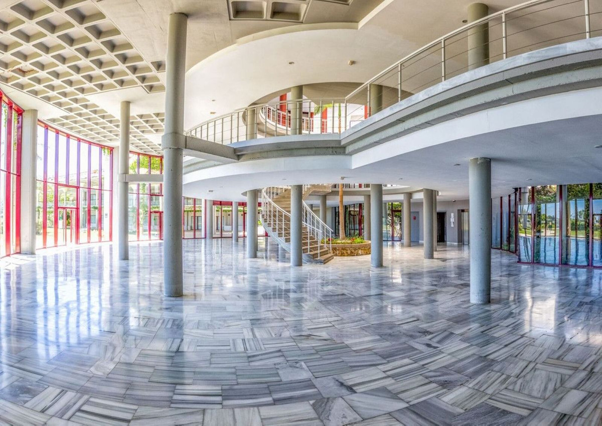 Te koop Middle Floor Apartment Costa Del Sol Estepona € 260.000,-