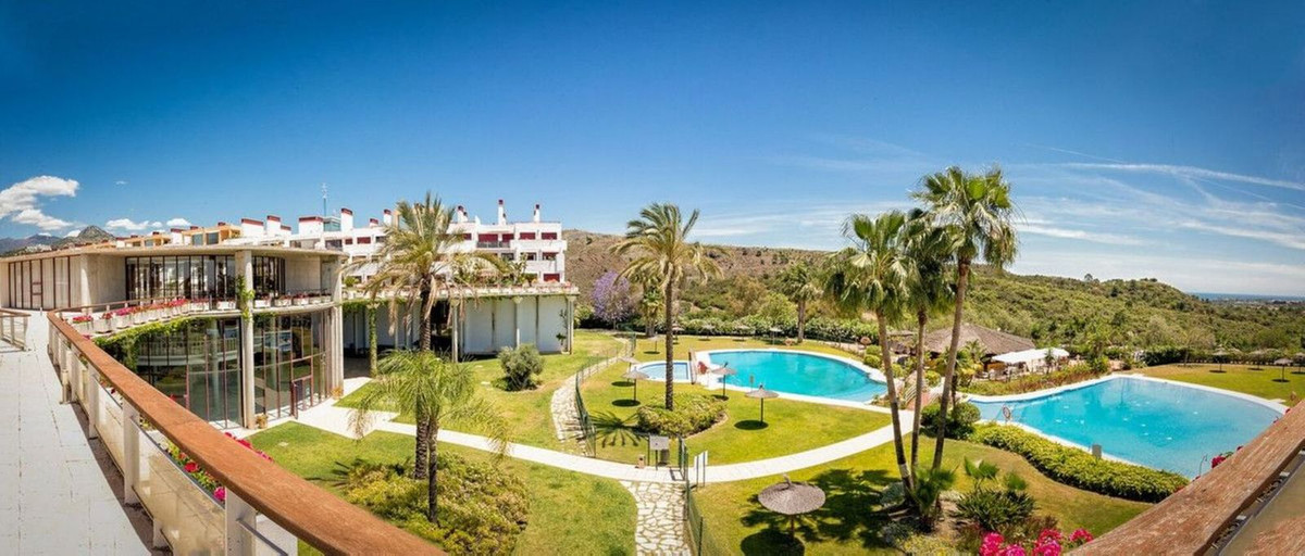 Te koop Middle Floor Apartment Costa Del Sol Estepona € 260.000,-