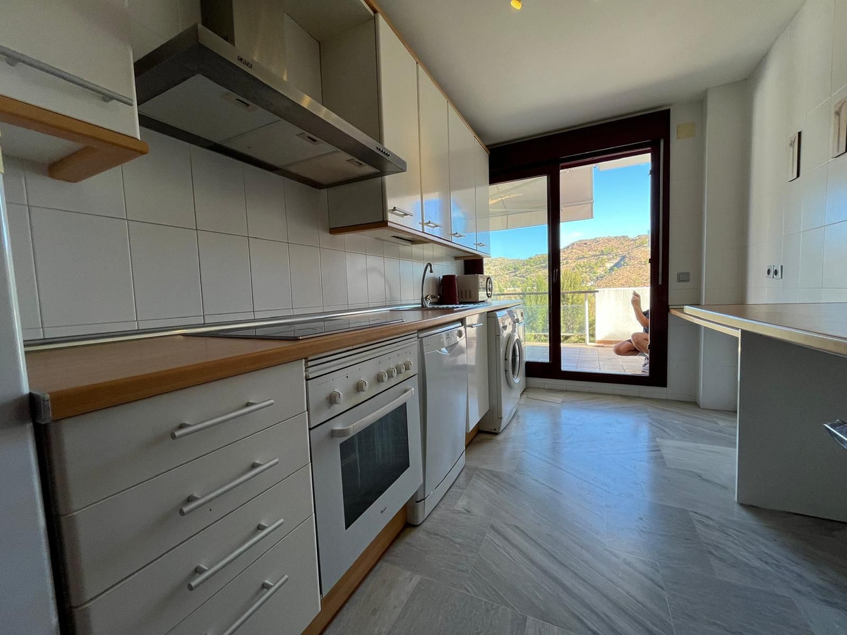 Te koop Middle Floor Apartment Costa Del Sol Estepona € 260.000,-