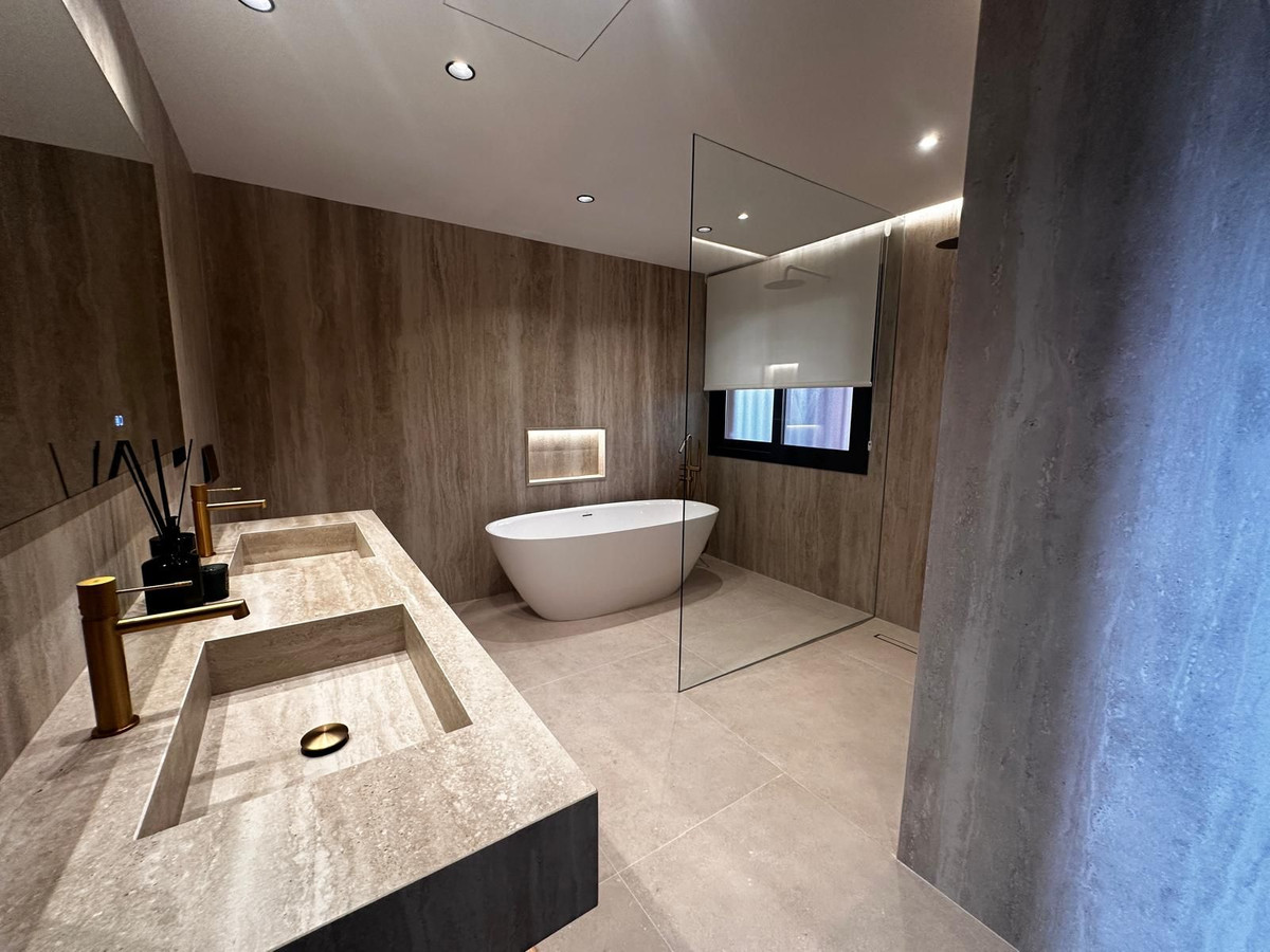 Te koop Middle Floor Apartment Costa Del Sol Nueva Andalucía € 1.650.000,-