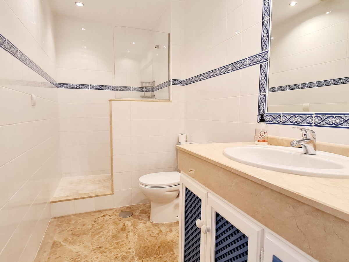 Te koop Middle Floor Apartment Costa Del Sol San Pedro De Alcántara € 595.000,-