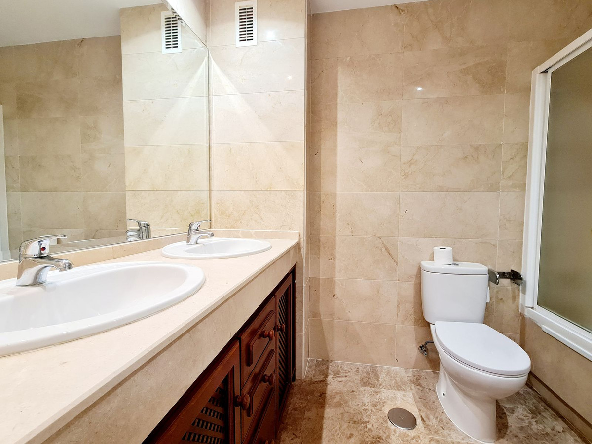 Te koop Middle Floor Apartment Costa Del Sol San Pedro De Alcántara € 595.000,-