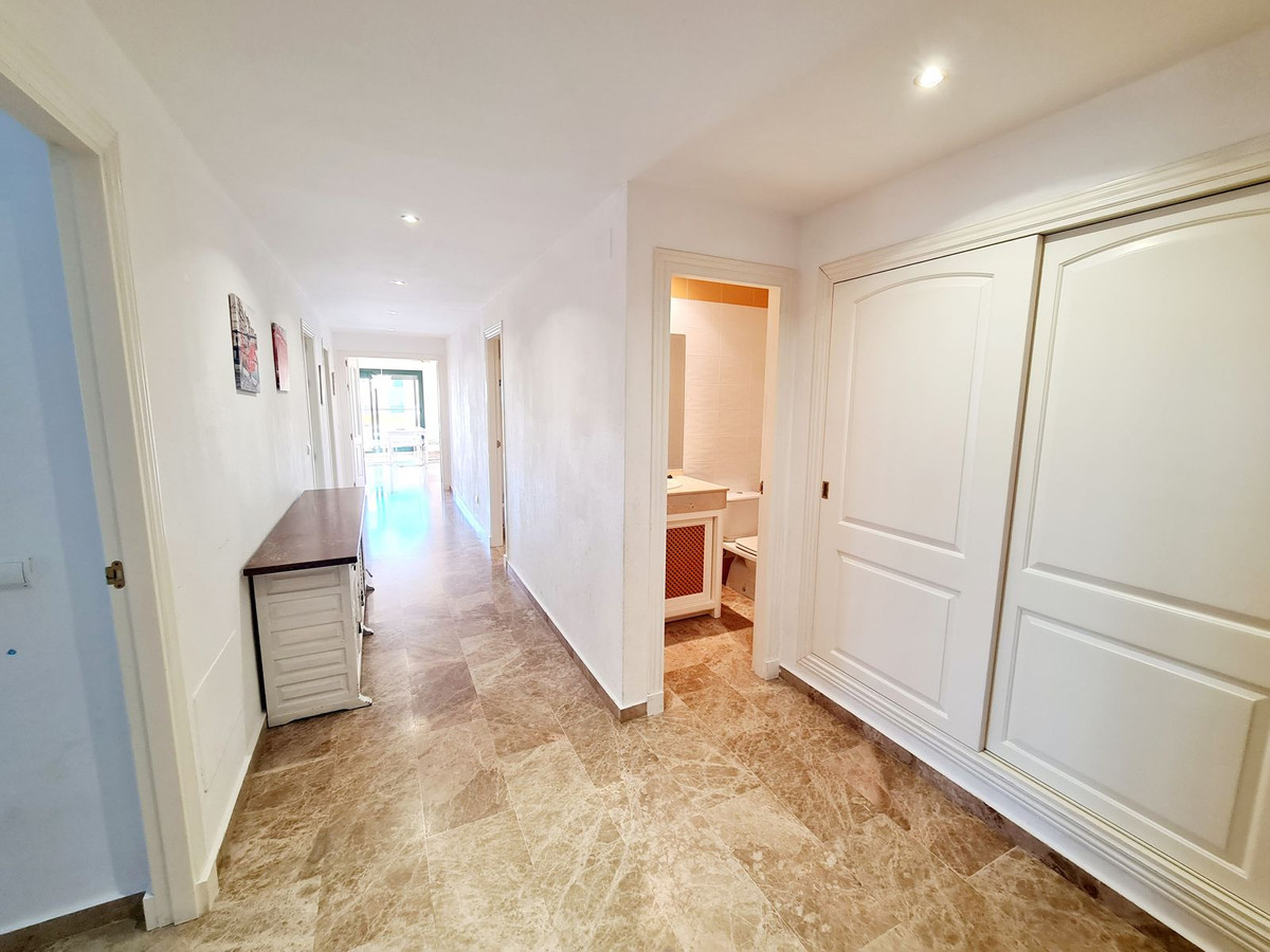 Te koop Middle Floor Apartment Costa Del Sol San Pedro De Alcántara € 595.000,-