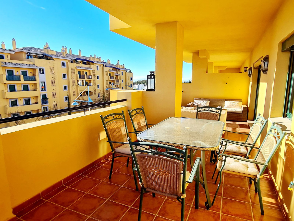 Te koop Middle Floor Apartment Costa Del Sol San Pedro De Alcántara € 595.000,-