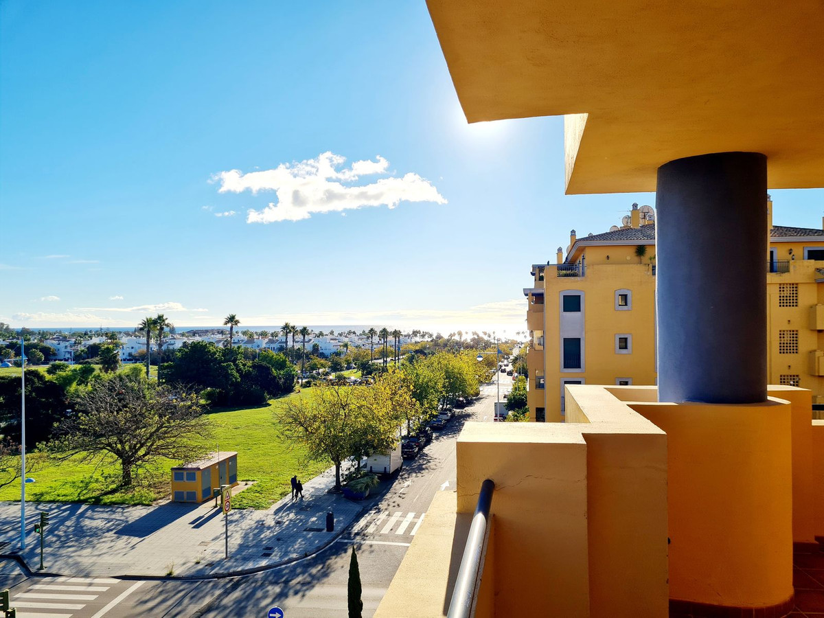 Te koop Middle Floor Apartment Costa Del Sol San Pedro De Alcántara € 595.000,-