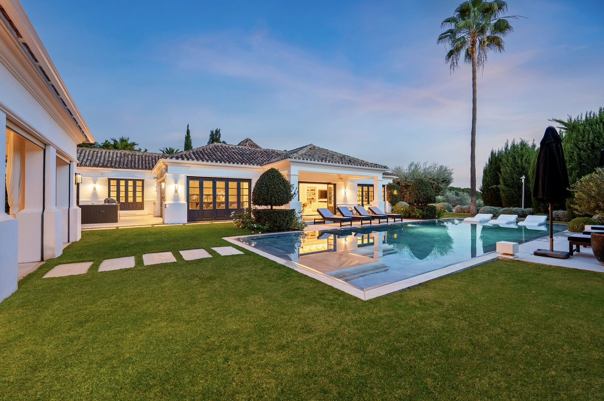 Te koop Vrijstaande Villa Costa Del Sol Nueva Andalucía € 11.950.000,-