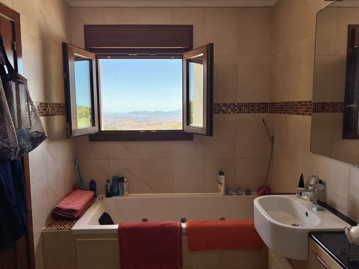 Te koop Finca - Cortijo Costa Del Sol Casarabonela € 575.000,-