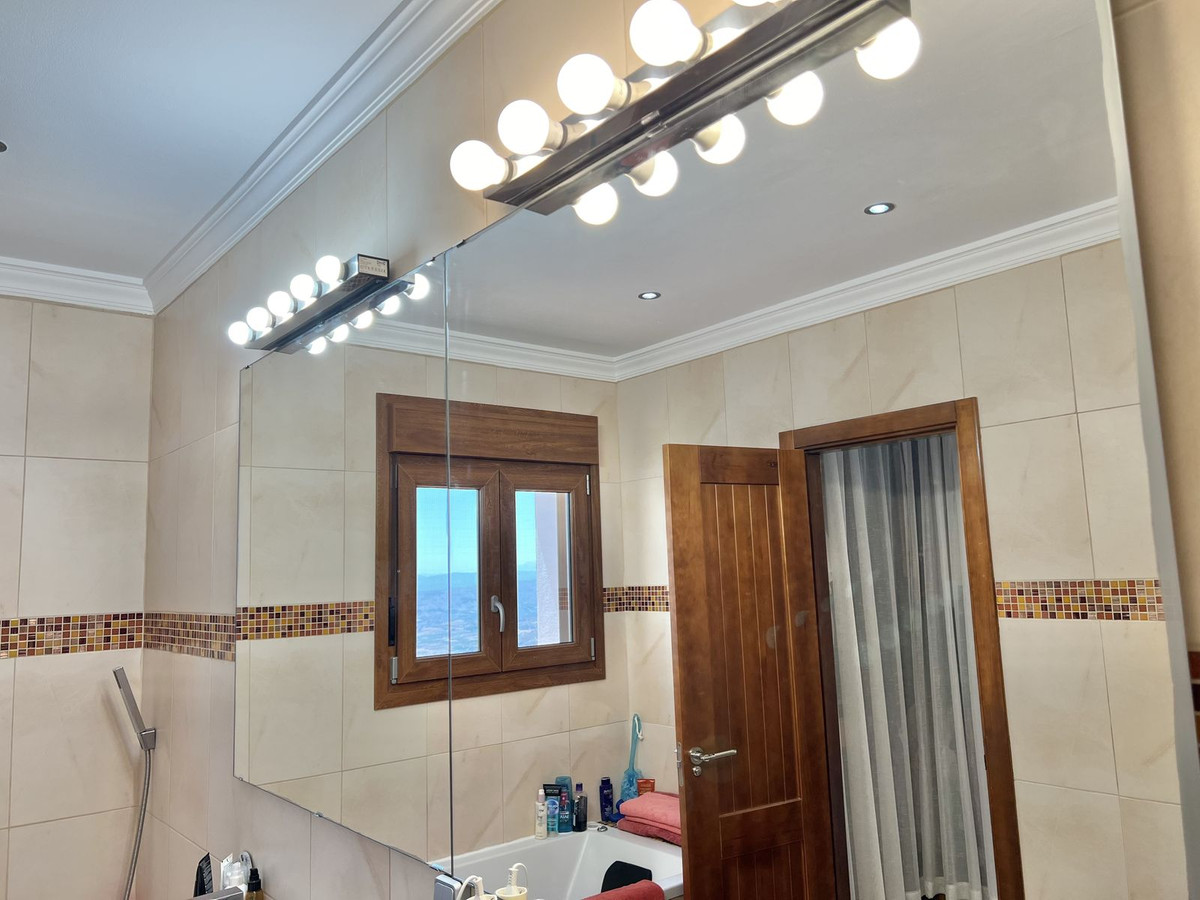 Te koop Finca - Cortijo Costa Del Sol Casarabonela € 575.000,-