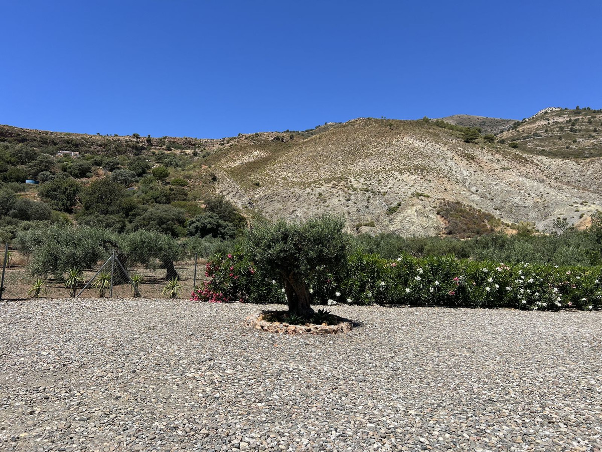 Te koop Finca - Cortijo Costa Del Sol Casarabonela € 575.000,-