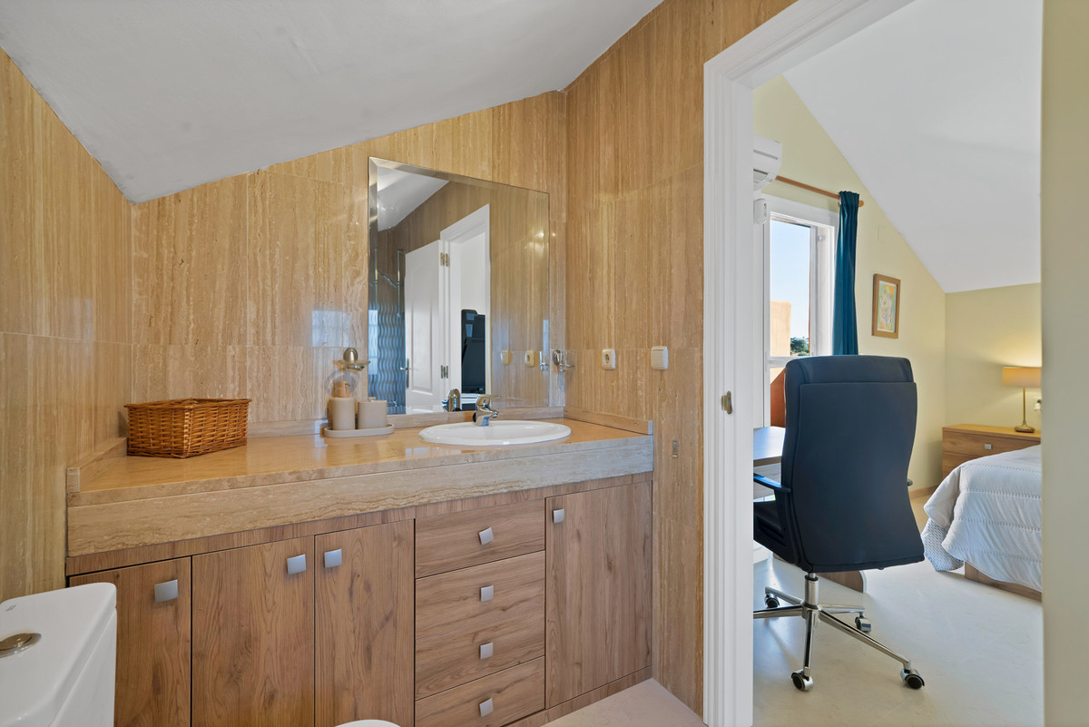 Te koop Middle Floor Apartment Costa Del Sol Marbella € 489.700,-