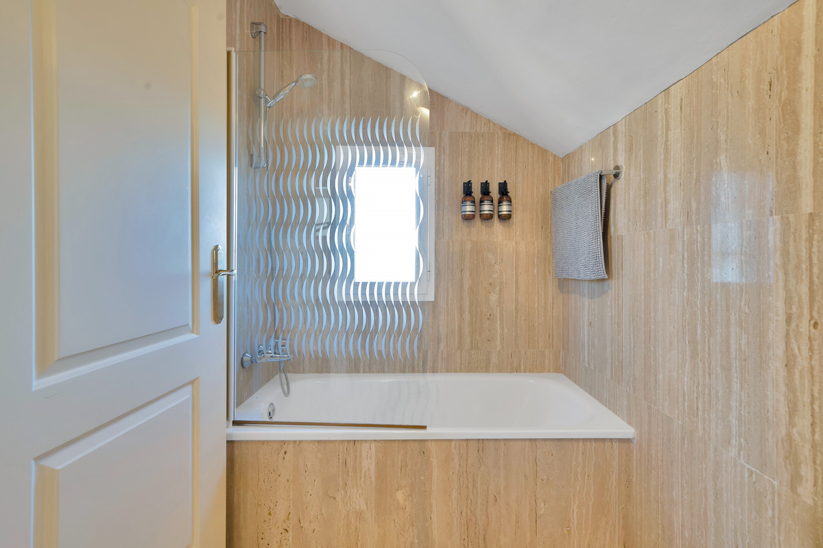 Te koop Middle Floor Apartment Costa Del Sol Marbella € 489.700,-