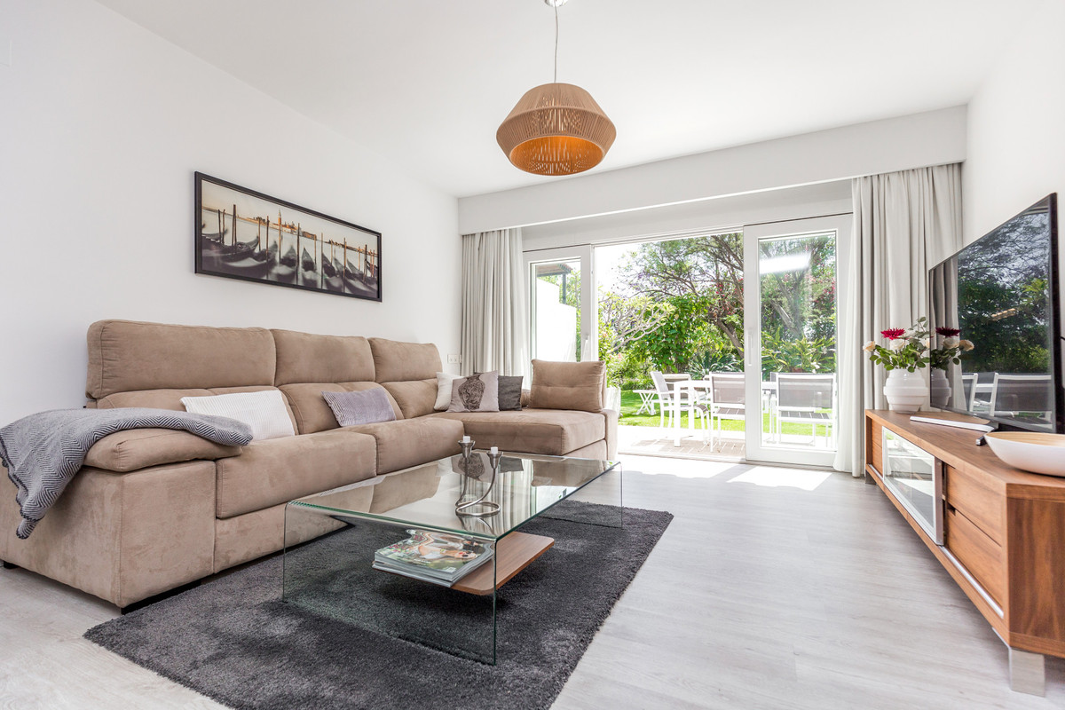 Te koop Herenhuis Costa Del Sol Nueva Andalucía € 745.000,-