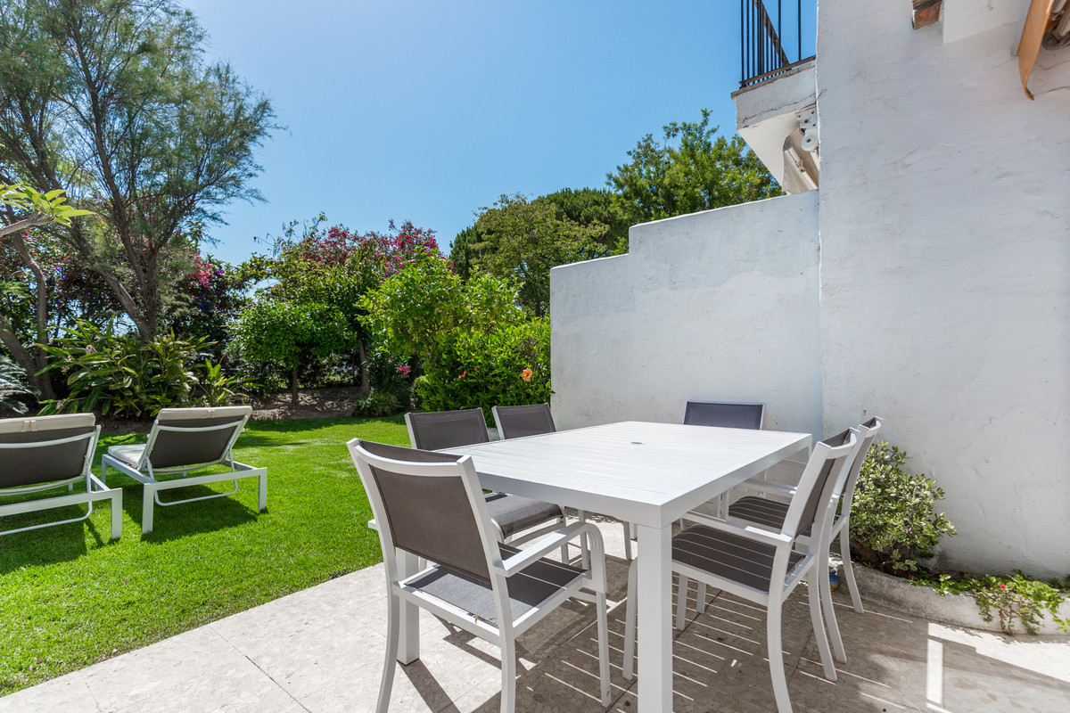 Te koop Herenhuis Costa Del Sol Nueva Andalucía € 745.000,-