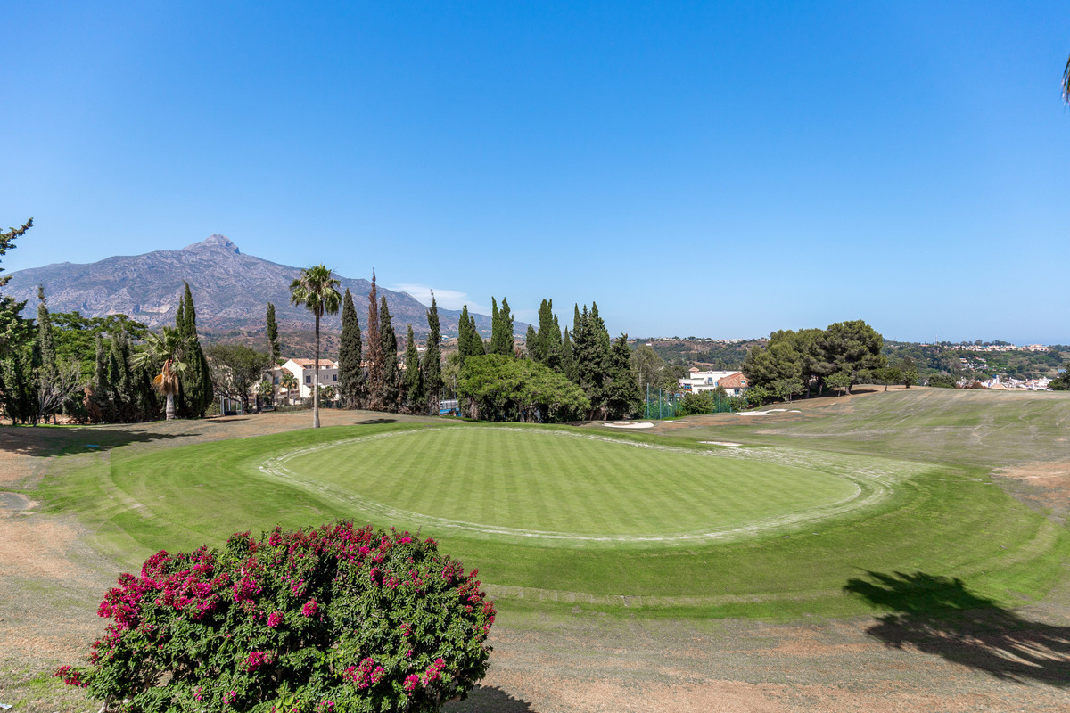 Te koop Herenhuis Costa Del Sol Nueva Andalucía € 745.000,-