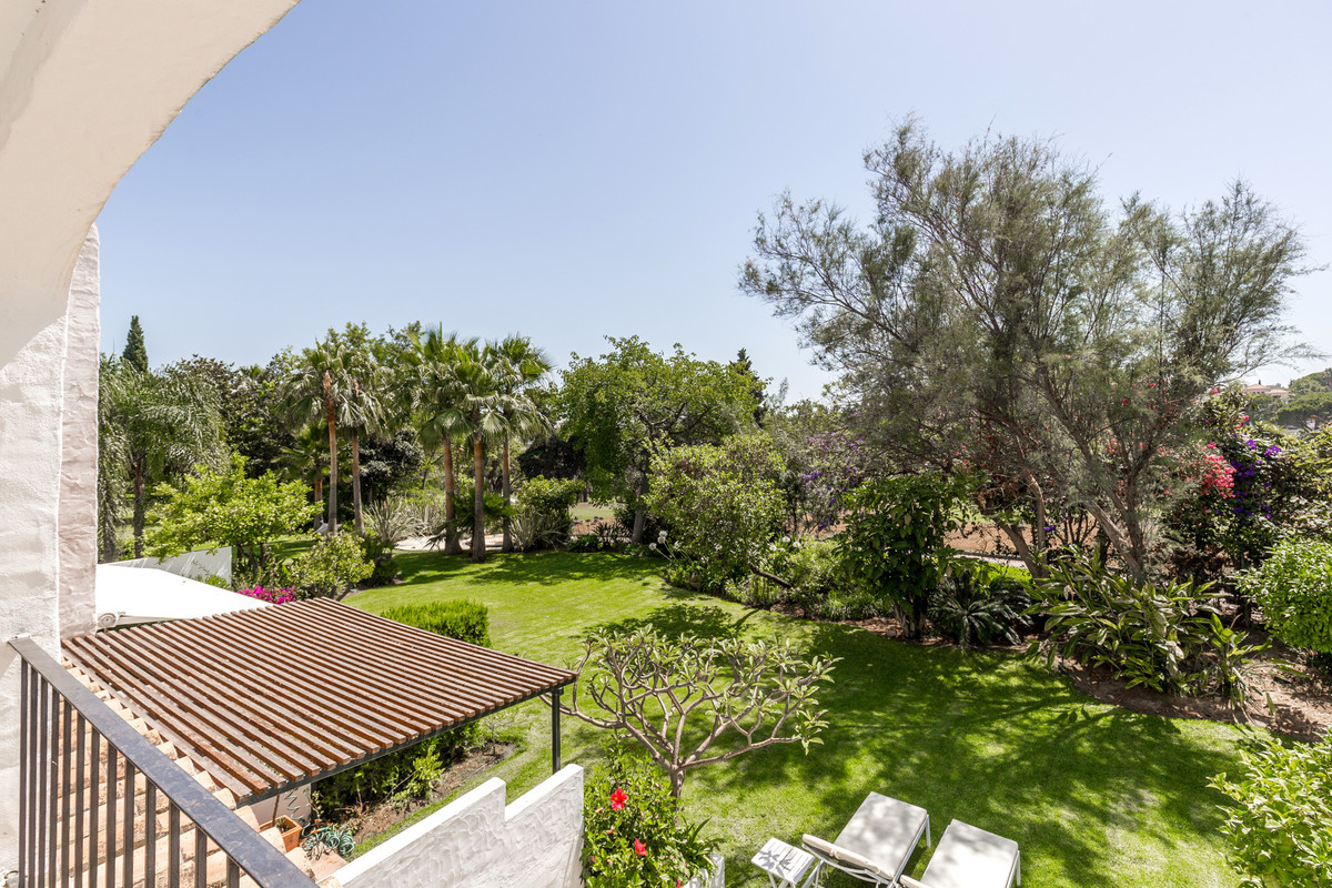Te koop Herenhuis Costa Del Sol Nueva Andalucía € 745.000,-