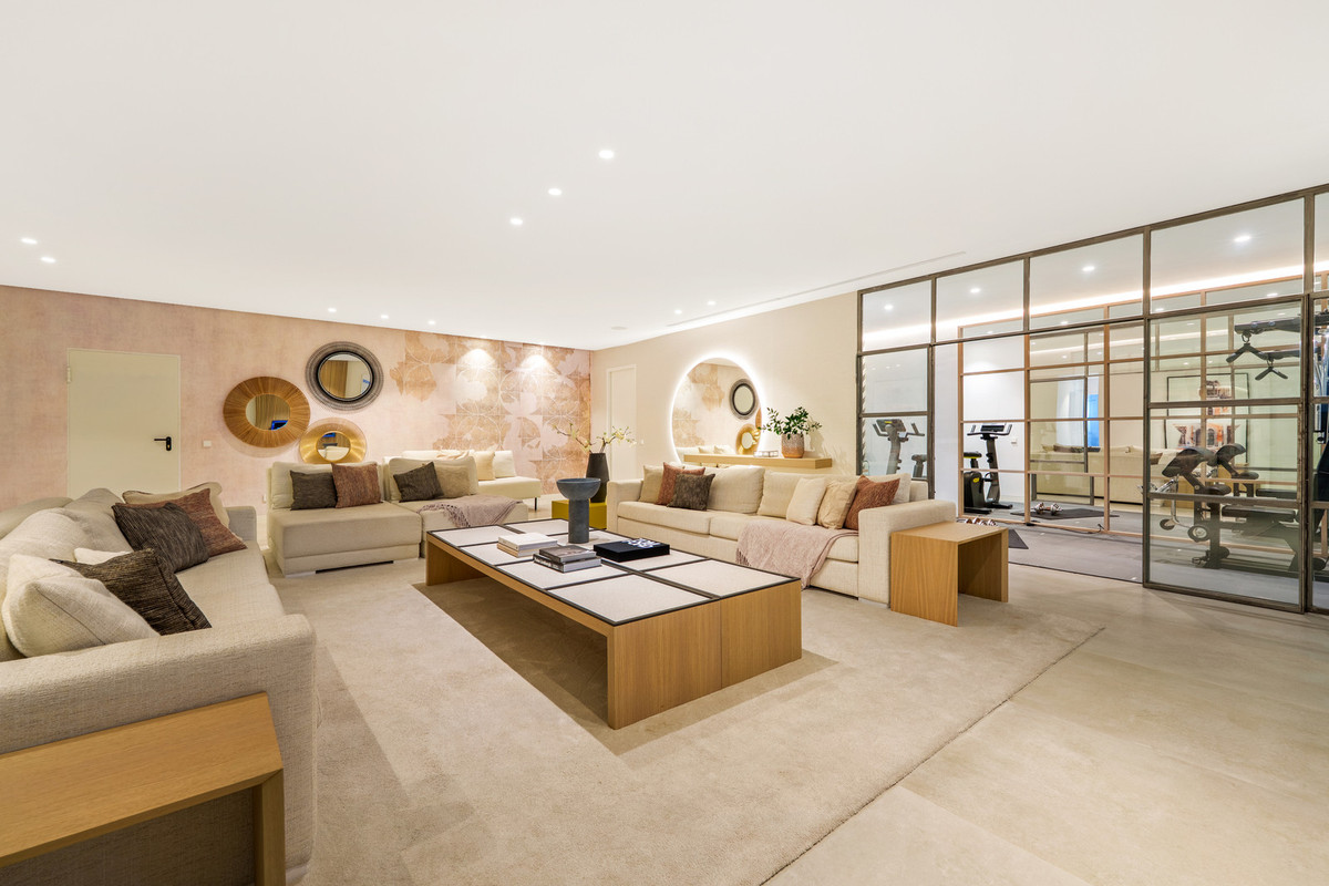 Te koop Vrijstaande Villa Costa Del Sol Nueva Andalucía € 4.990.000,-