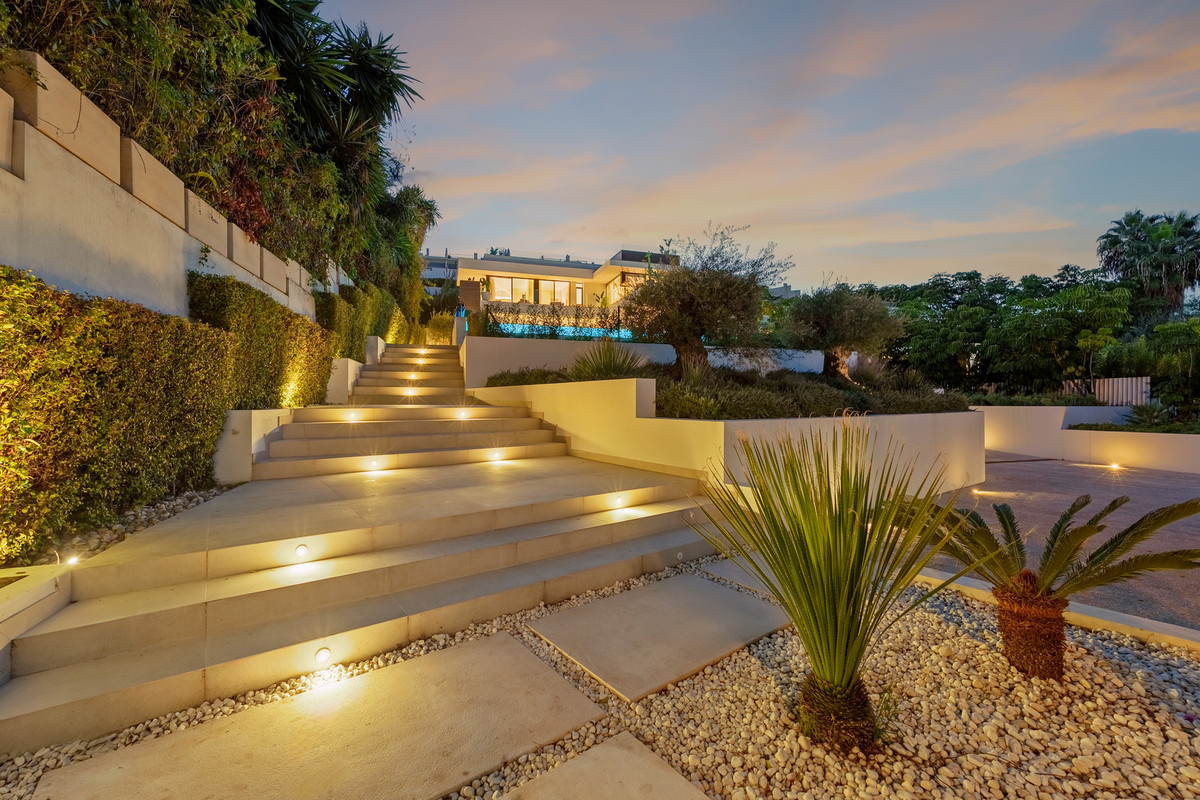 Te koop Vrijstaande Villa Costa Del Sol Nueva Andalucía € 4.990.000,-