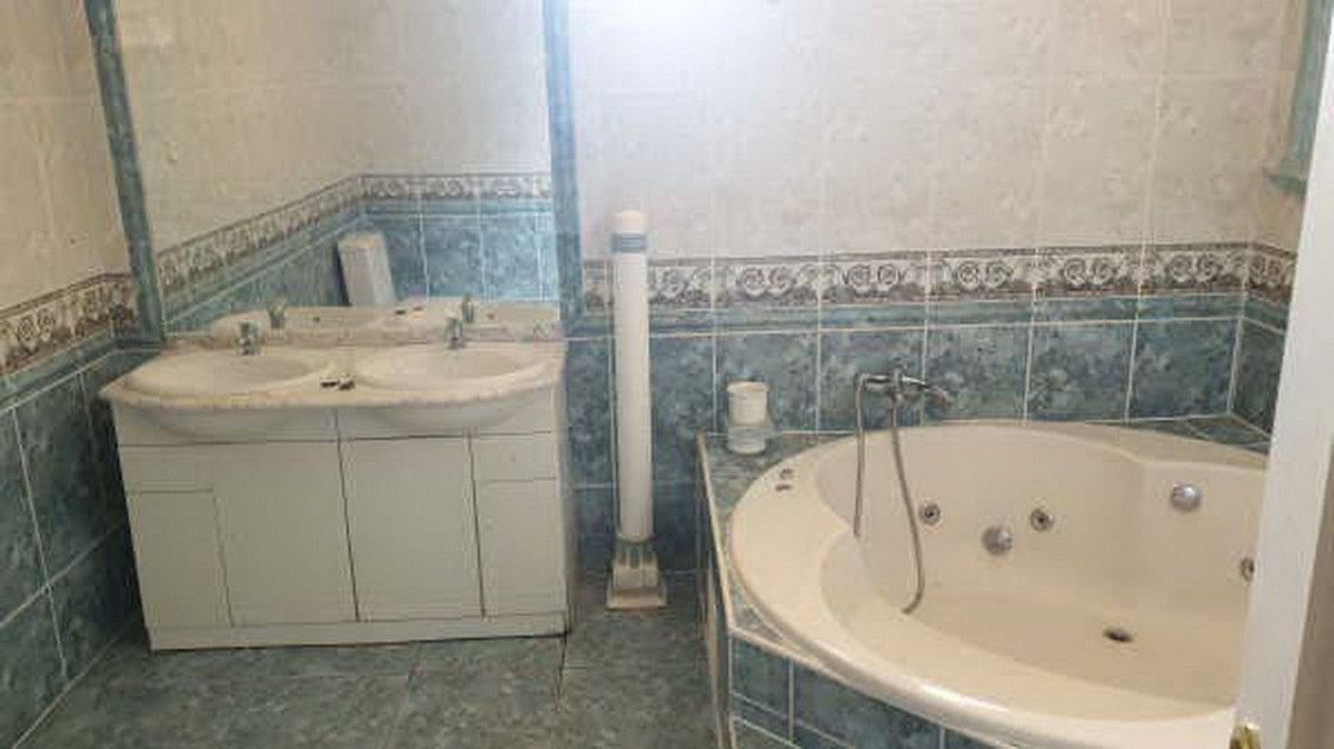 Te koop Vrijstaande Villa Costa Del Sol Manilva € 680.000,-