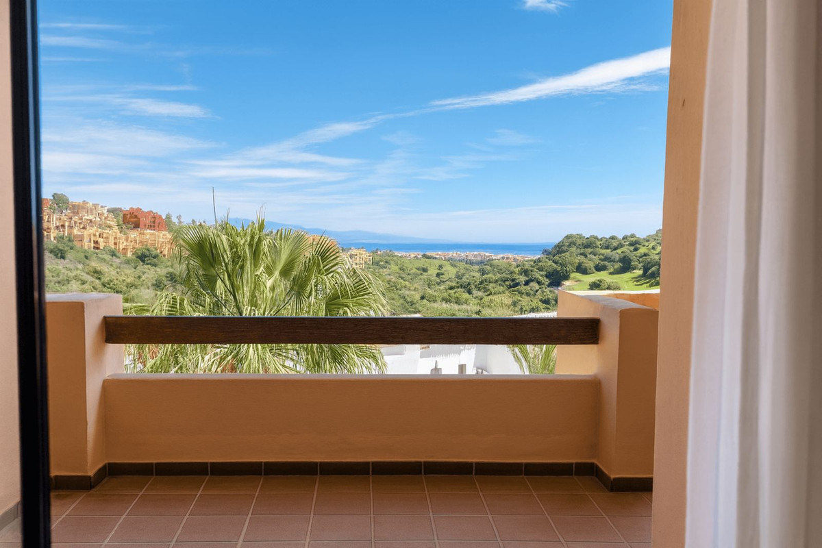 Te koop Middle Floor Apartment Costa Del Sol La Duquesa € 260.000,-