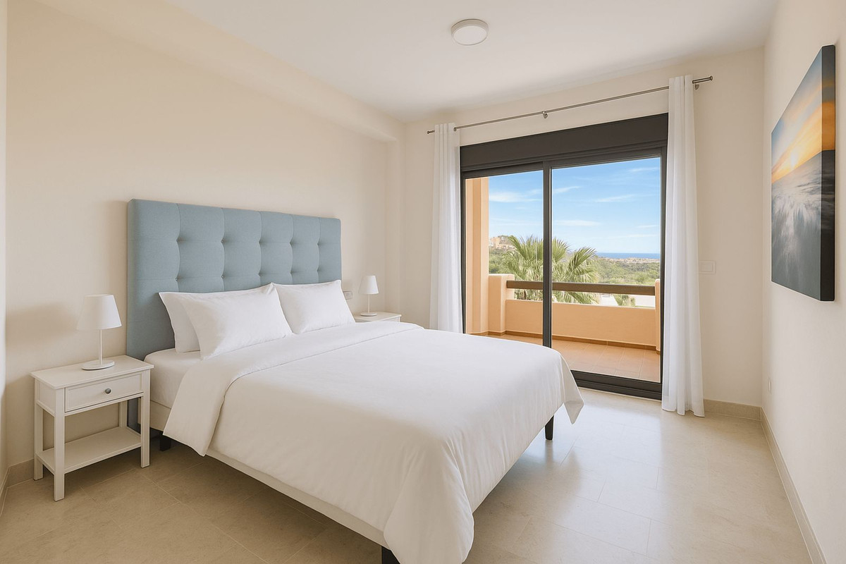 Te koop Middle Floor Apartment Costa Del Sol La Duquesa € 260.000,-