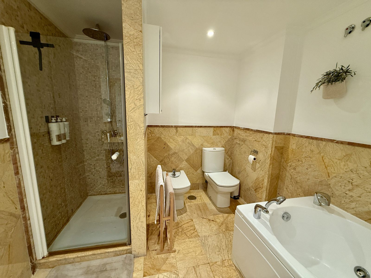 Te koop Middle Floor Apartment Costa Del Sol Torrequebrada € 440.000,-