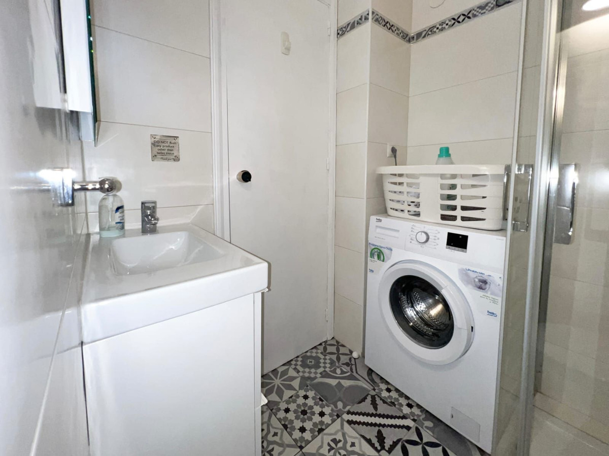 Te koop Middle Floor Apartment Costa Del Sol Benalmadena € 335.000,-