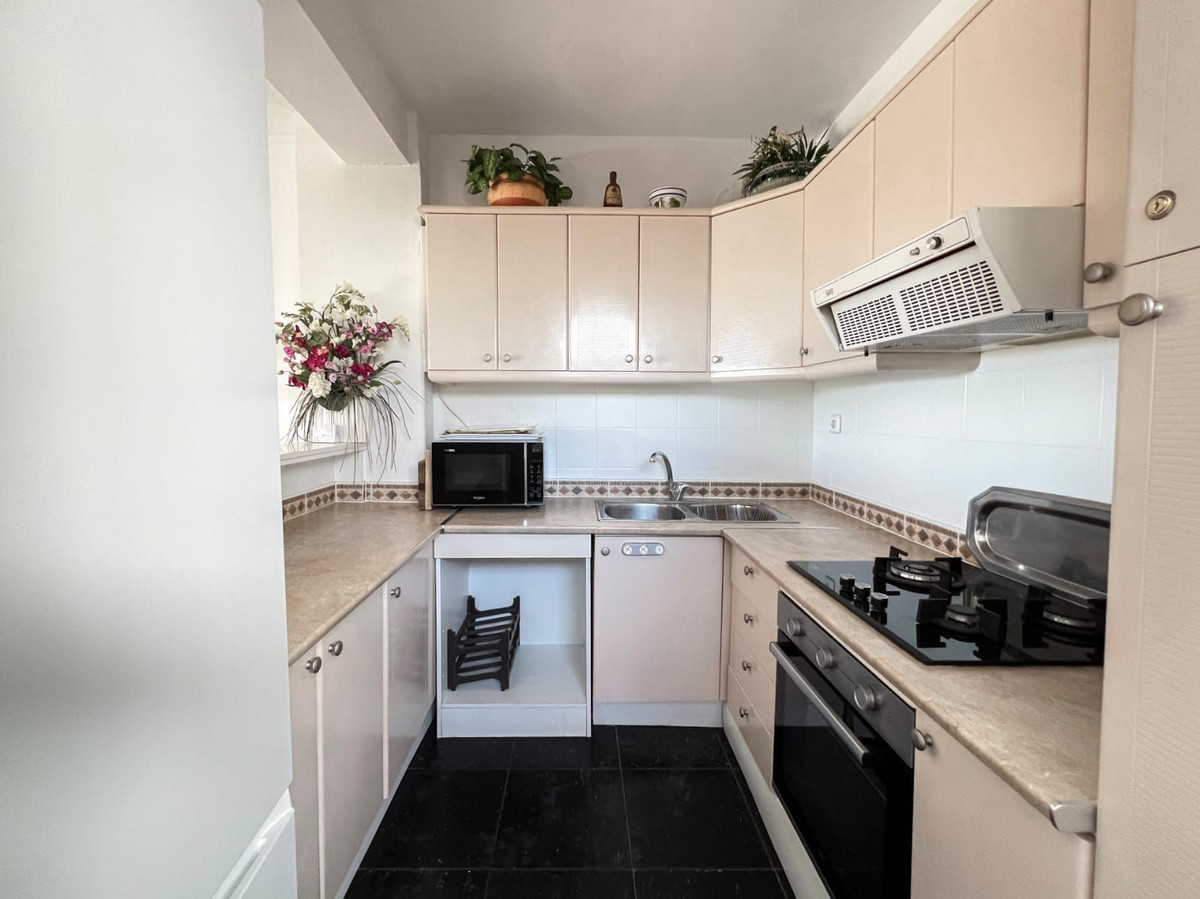 Te koop Middle Floor Apartment Costa Del Sol Benalmadena € 335.000,-