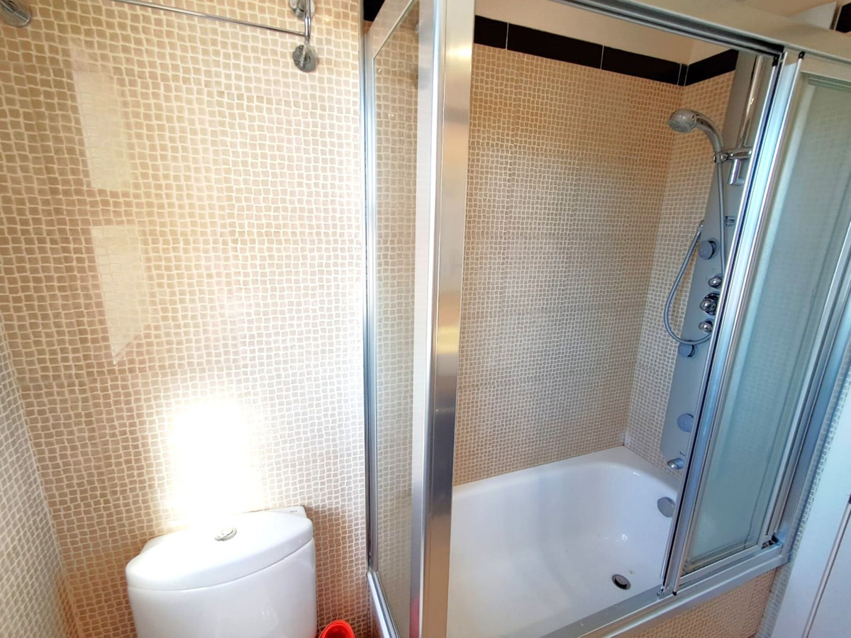 Te koop Middle Floor Apartment Costa Del Sol Benalmadena € 590.000,-