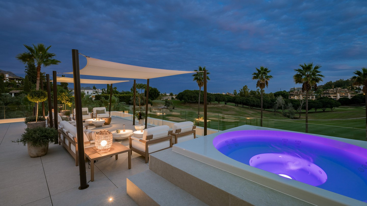 Te koop Vrijstaande Villa Costa Del Sol Nueva Andalucía € 5.975.000,-