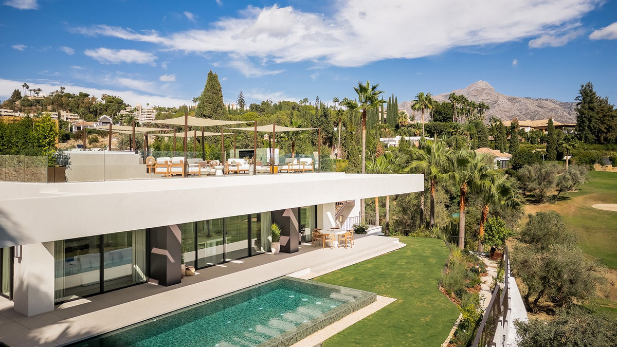 Te koop Vrijstaande Villa Costa Del Sol Nueva Andalucía € 5.975.000,-