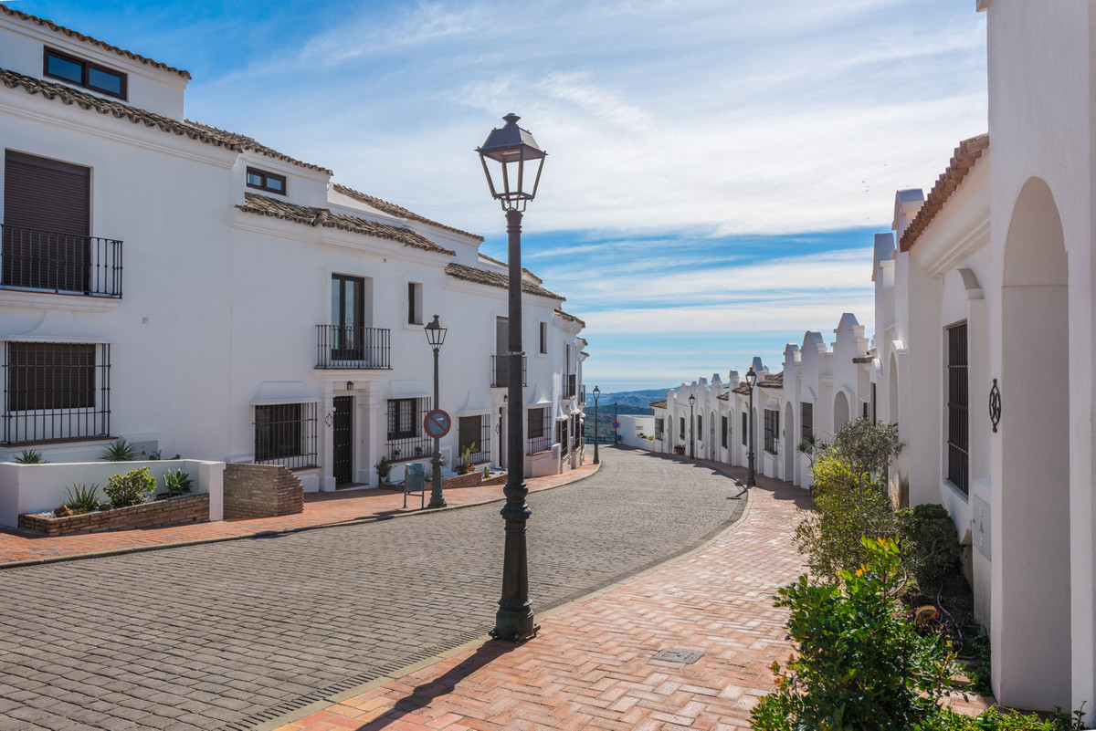 Te koop Herenhuis Costa Del Sol Casares € 410.000,-