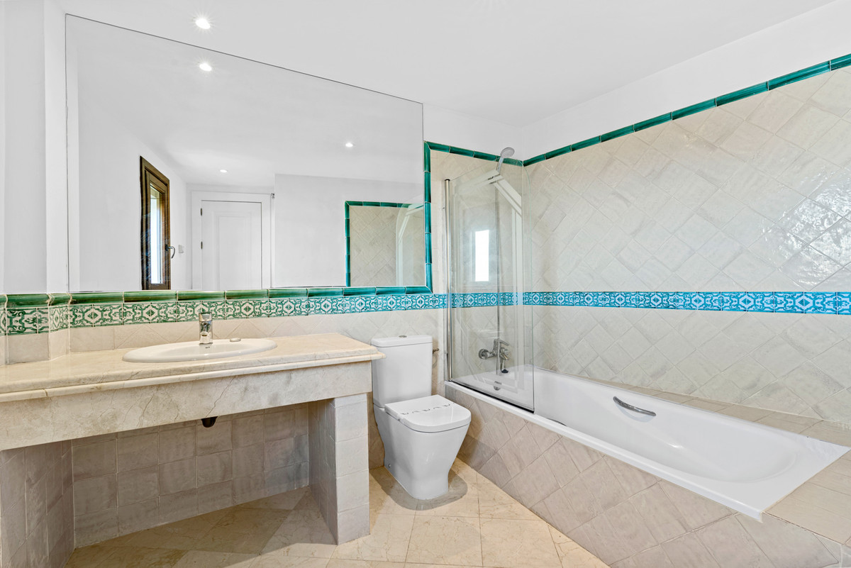 Te koop Herenhuis Costa Del Sol Casares € 410.000,-