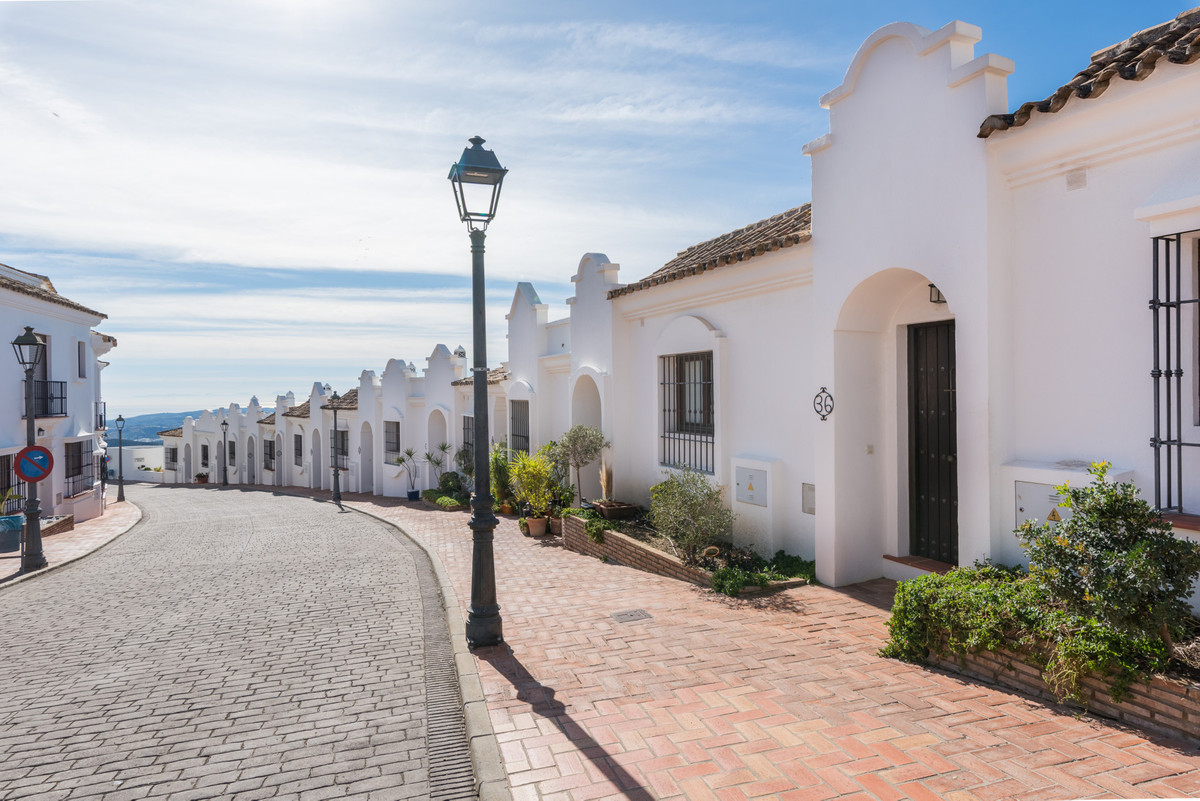 Te koop Herenhuis Costa Del Sol Casares € 410.000,-