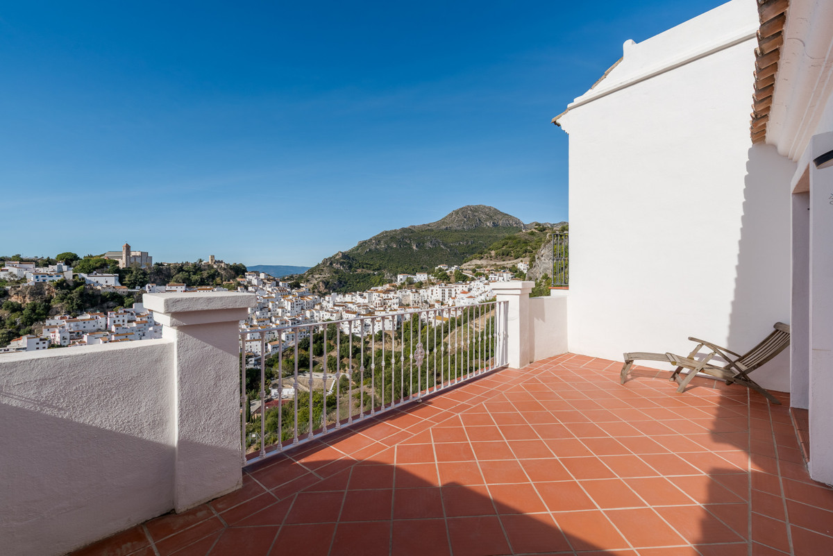 Te koop Herenhuis Costa Del Sol Casares € 410.000,-