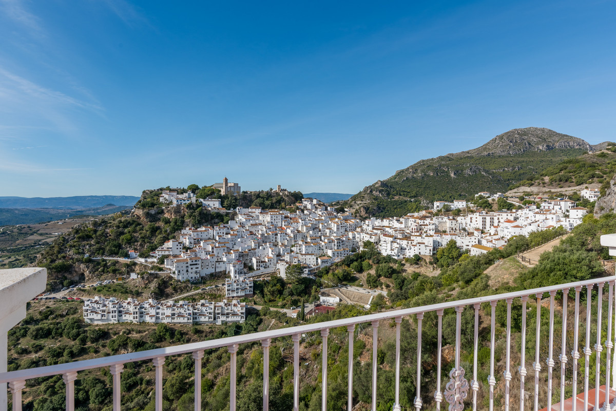 Te koop Herenhuis Costa Del Sol Casares € 410.000,-