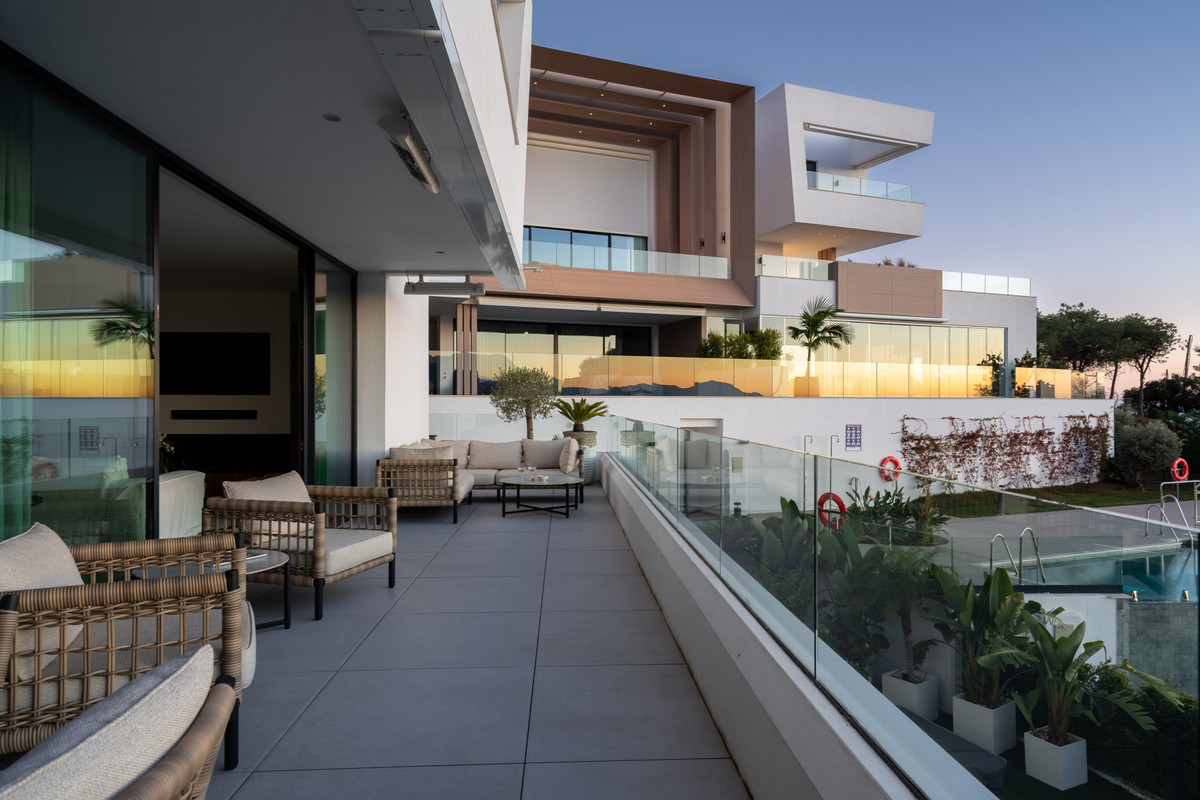 Te koop Middle Floor Apartment Costa Del Sol Artola € 1.995.000,-