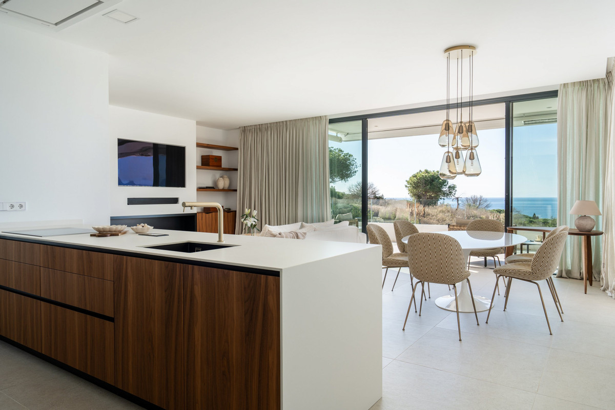 Te koop Middle Floor Apartment Costa Del Sol Artola € 1.995.000,-