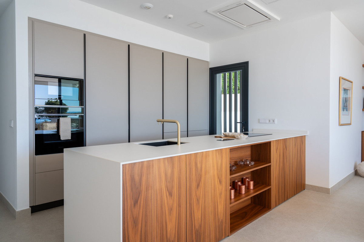 Te koop Middle Floor Apartment Costa Del Sol Artola € 1.995.000,-