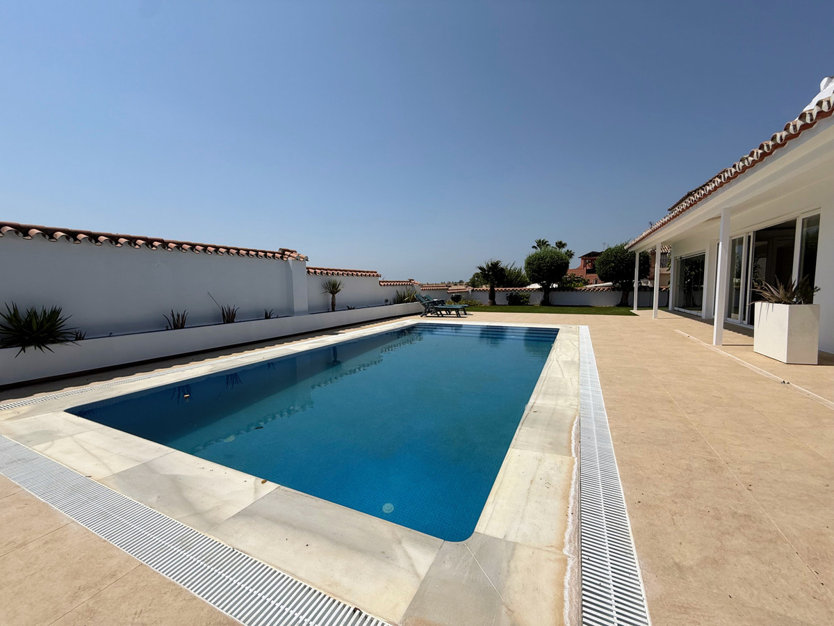 Te koop Vrijstaande Villa Costa Del Sol San Pedro De Alcántara € 1.350.000,-