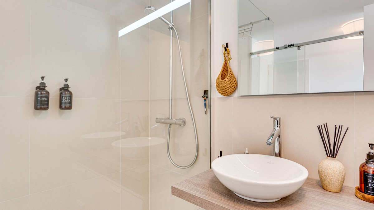 Te koop Middle Floor Apartment Costa Del Sol Benalmadena € 550.000,-