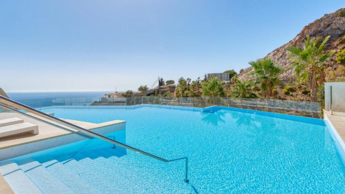 Te koop Middle Floor Apartment Costa Del Sol Benalmadena € 550.000,-