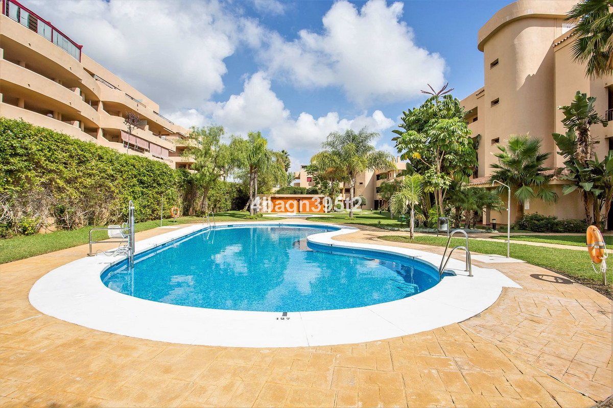 Te koop Middle Floor Apartment Costa Del Sol La Cala De Mijas € 349.000,-